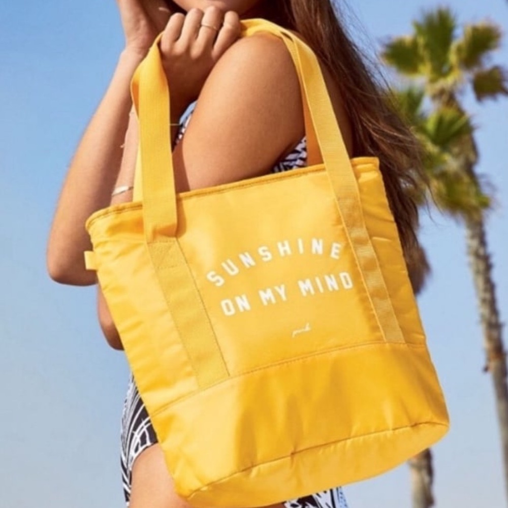 Victoria’s Secret PINK Yellow “Sunshine On My Mind” insulated tote bag